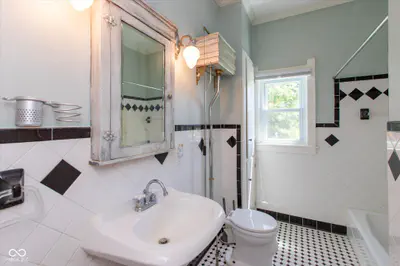 6862 Travis Road, Greenwood - 11