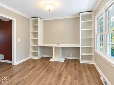 7053 Grosvenor Place, Indianapolis - 6