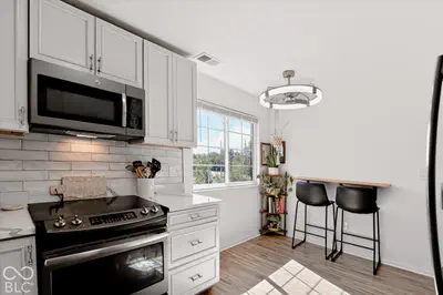 8720 Yardley Court, Indianapolis - 21