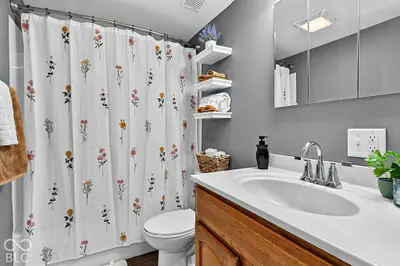 820 E Dunn Avenue, Muncie - 28
