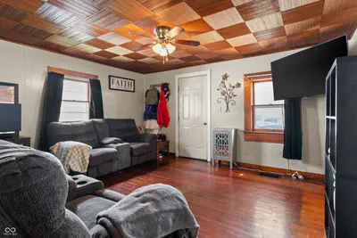 322 E 7th Street, Rushville - 6