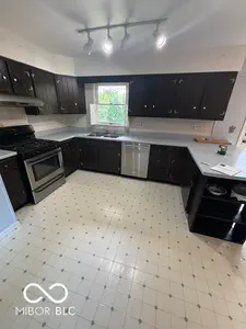 4520 Heritage Woods Road, Bloomington - 12