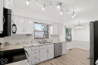 7357 Avalon Trail Road, Indianapolis - 17