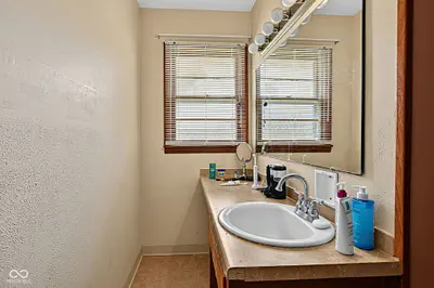 5210 S Illinois Street, Indianapolis - 24