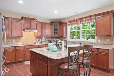 7545 Abundance Lane, Avon - 10