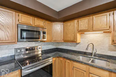 8208 W Lone Beech Drive, Muncie - 18