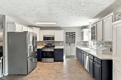 907 Cragwood Court, Plainfield - 10