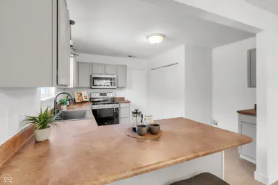 1406 Bluff View Court, Indianapolis - 14