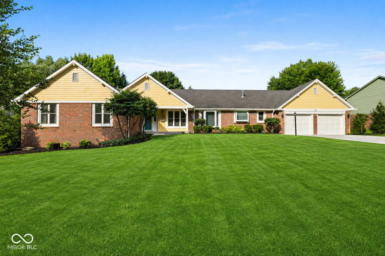 220 Governors Lane, Zionsville