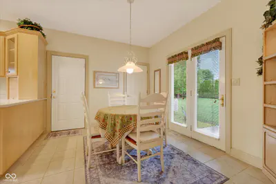 6132 Fox Court, Pendleton - 7