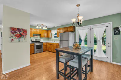 902 Sweetbriar Avenue, Whiteland - 3