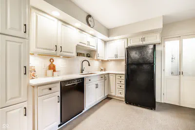 644 Lakeview Drive, Zionsville - 8