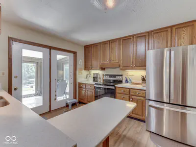 8215 Sweetwater Drive, Nineveh - 27