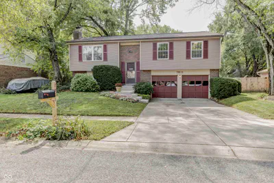 7611 Home Drive, Fishers - 40