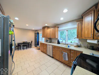1640 South, Columbus - 18