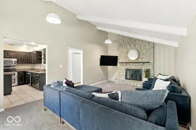 12825 Andover Drive, Carmel - 14