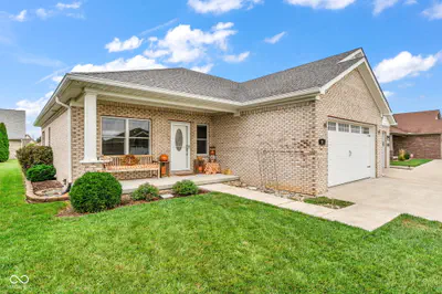 11 Bridge Hampton Drive, Crawfordsville - 2