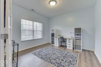4715 Ventura Boulevard, Plainfield - 8