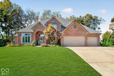 708 Caesar Court, Avon