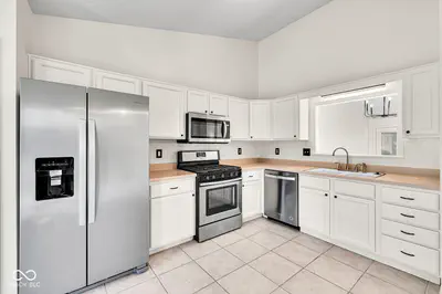 8921 Woodlark Drive, Fishers - 19