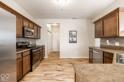 3681 White Cliff Way, Whitestown - 14
