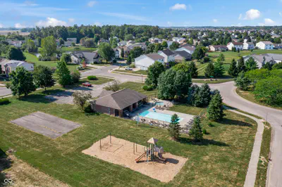 7148 N Chelmsford Drive, McCordsville - 56