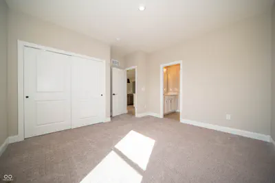 6607 Old World Drive, McCordsville - 19
