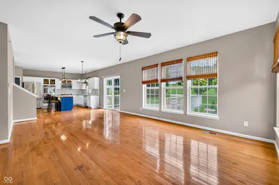 697 Lake Vista Drive, Columbus - 2