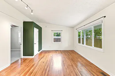 414 Sleepy Hollow Drive, Plainfield - 4