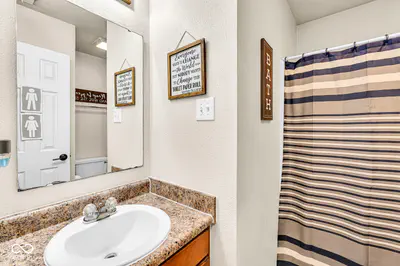 2025 Brookside Court, Greenfield - 35