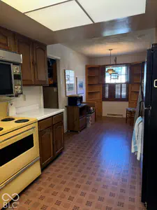 711 Brushwood Lane, Greenwood - 6