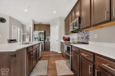 368 Tamarack Larch Boulevard, Cicero - 12