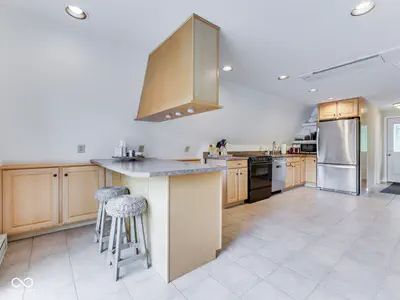 6250 Grosbeak Court, Nineveh - 41