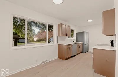 4062 W Broadway Avenue, Bloomington - 12