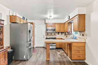 5300 Breezewood Drive, Muncie - 11