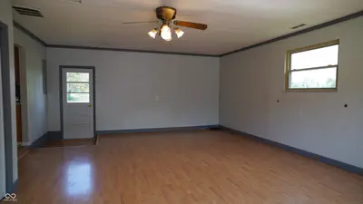 16122 Southeastern Parkway, Fortville - 4