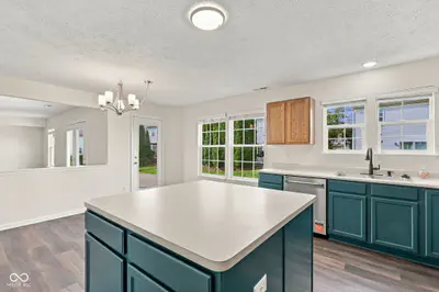 6538 Abby Lane, Zionsville - 11