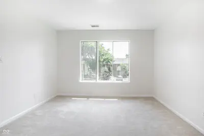 586 Hunters Drive, Carmel - 19