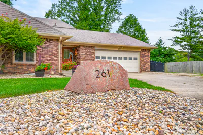 261 Oakwood, Greenwood - 8