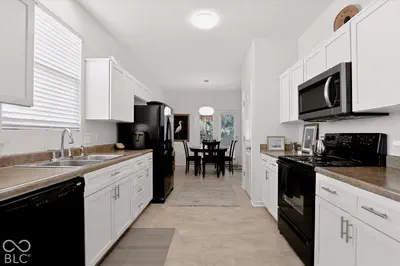 3731 White Cliff Way, Whitestown - 7