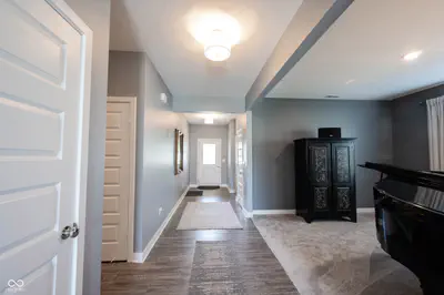 4860 Safford Drive, New Palestine - 6