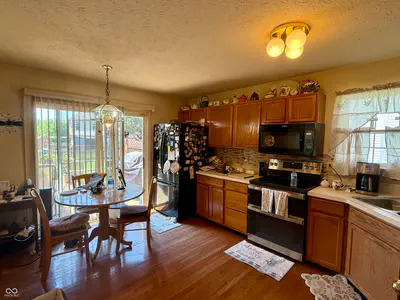 7557 Gold Coin Drive, Avon - 16