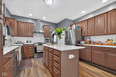 8642 Black Stone Xing, Avon - 18