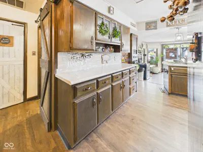 318 Vasbinder Drive, Chesterfield - 9