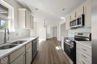 2420 E Mill Stream Drive, Greenfield - 15