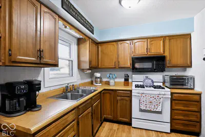 10928 W Jackson Street, Muncie - 11