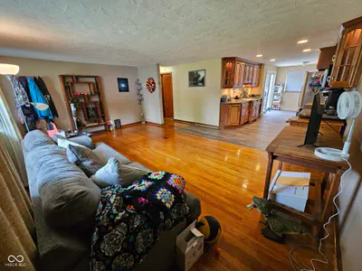 311 Edgeway Drive, Alexandria - 5