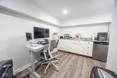 7980-7984 Royal Avenue, Zionsville - 92