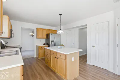 8567 Knoll Crossing, Fishers - 10