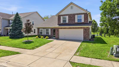 8716 Springview Drive, McCordsville - 2